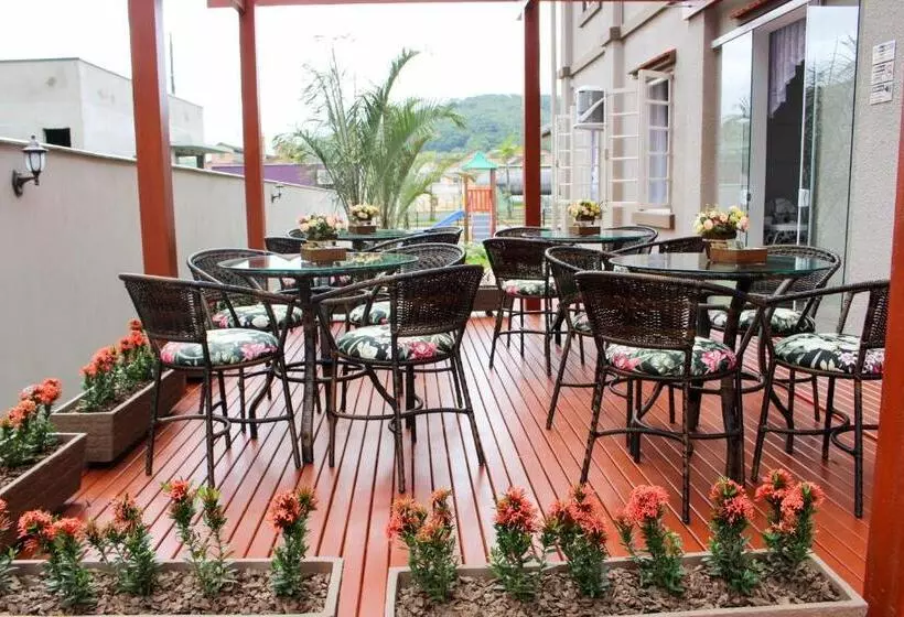 ペンション Pousada Casarao Schmidt