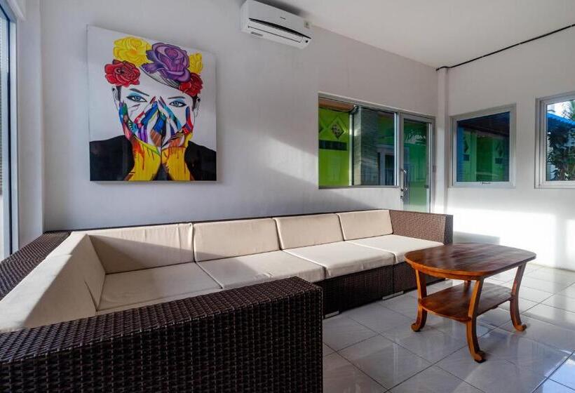 ホテル Tirai Bambu Jimbaran