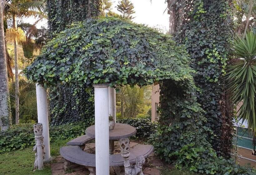 پانسیون Mac Atini Guest House