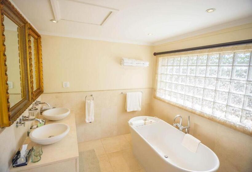 پانسیون Mac Atini Guest House