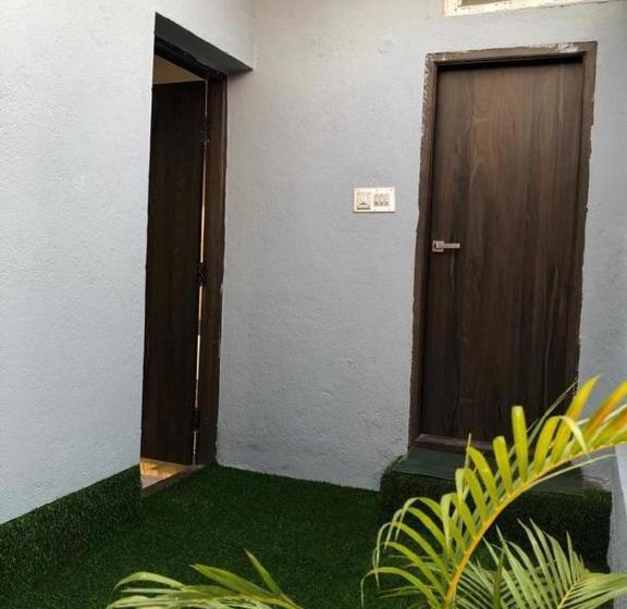 Pension (Hôtel basse catégorie) Redstone Villa And Suites