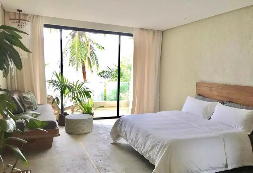 Lomakeskus Frangipani El Nido