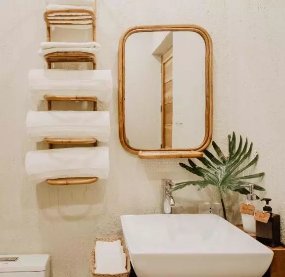 Lomakeskus Frangipani El Nido