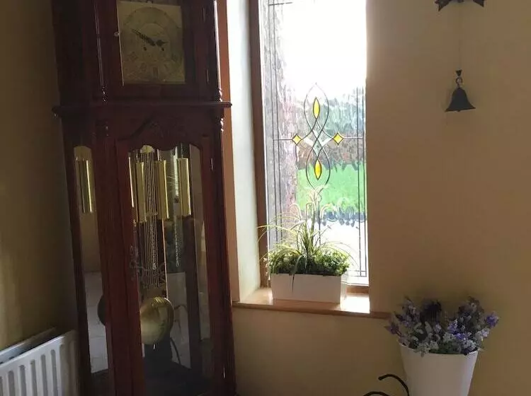 پانسیون Farnham View B & B Near Farnham Estate