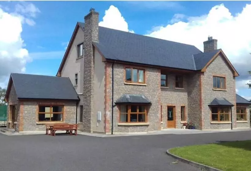 پانسیون Farnham View B & B Near Farnham Estate