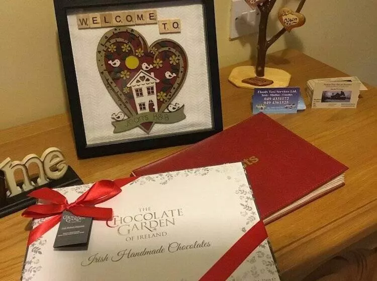 پانسیون Farnham View B & B Near Farnham Estate