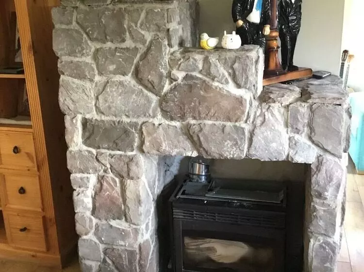 پانسیون Farnham View B & B Near Farnham Estate