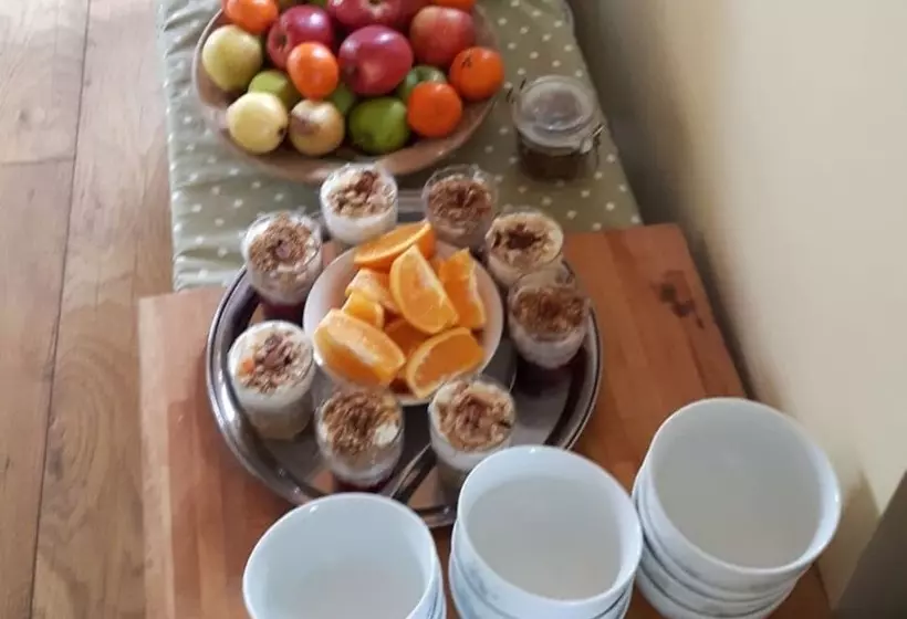 پانسیون Farnham View B & B Near Farnham Estate