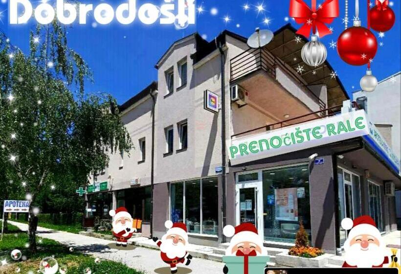 پانسیون Apartmani Rale Rooms