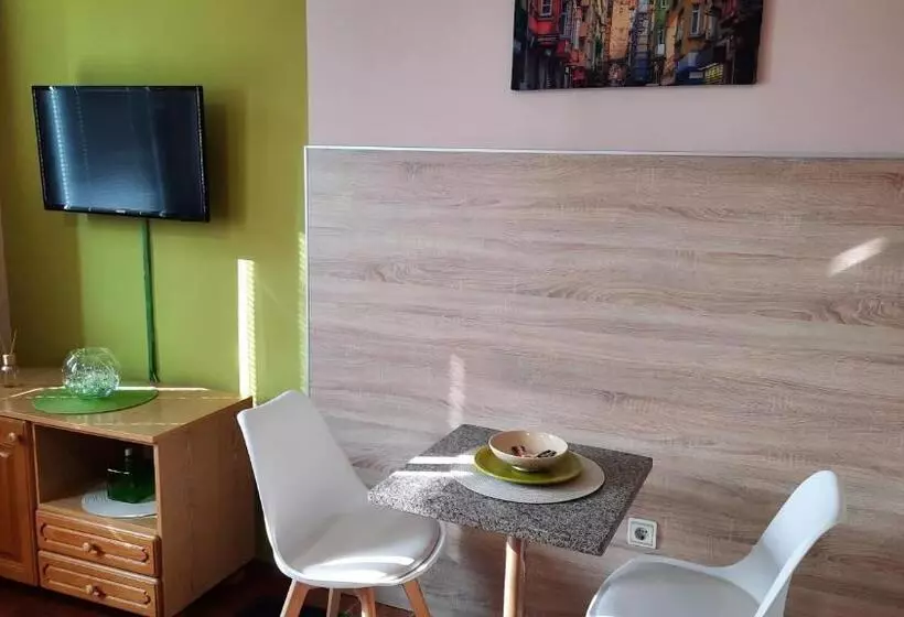 پانسیون Apartmani Rale Rooms