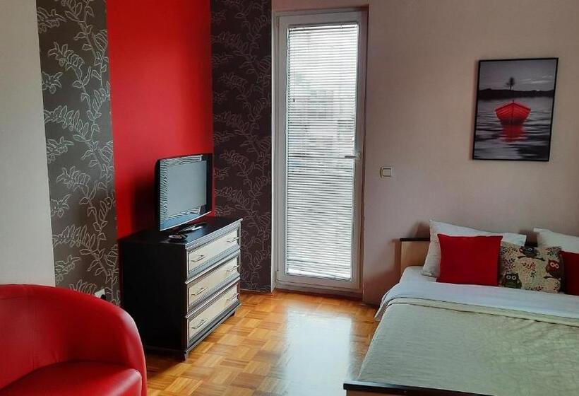 پانسیون Apartmani Rale Rooms
