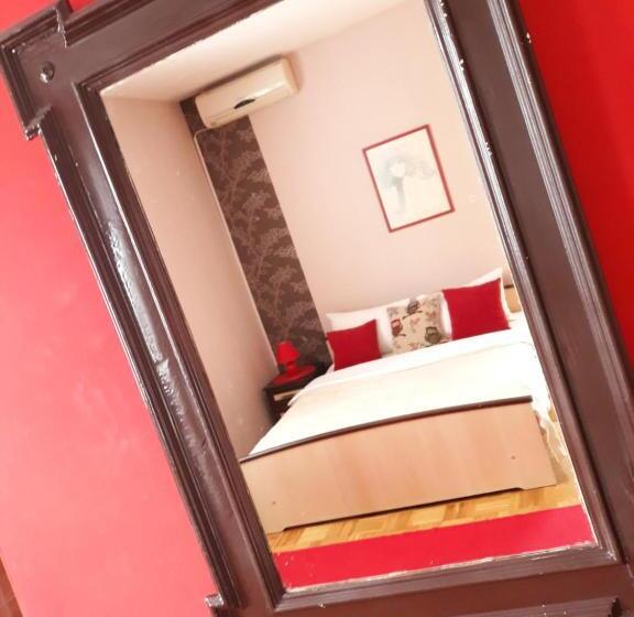 پانسیون Apartmani Rale Rooms