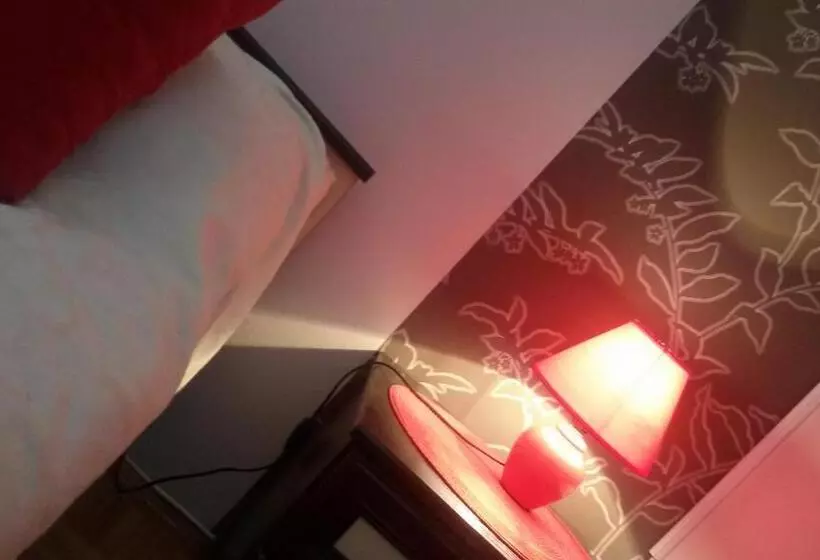 پانسیون Apartmani Rale Rooms