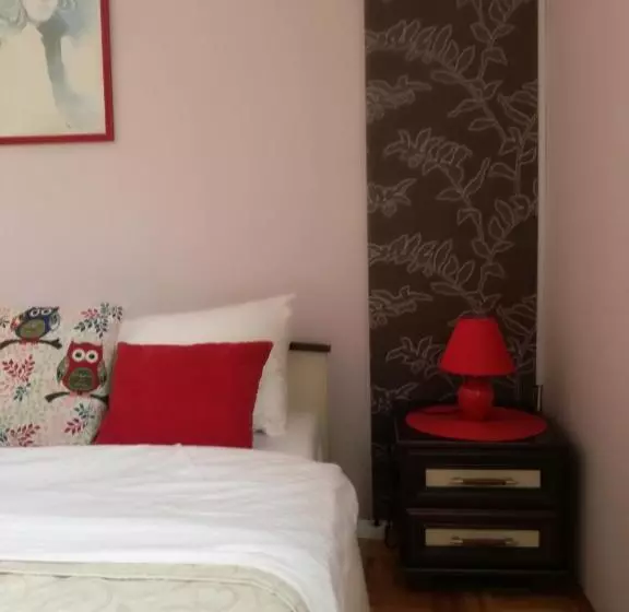 پانسیون Apartmani Rale Rooms