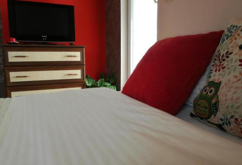 پانسیون Apartmani Rale Rooms