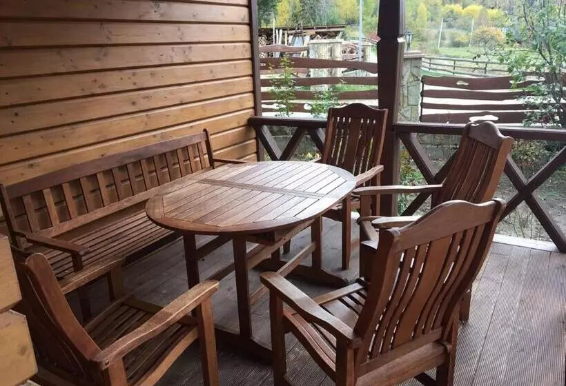 Majatalo Guesthouse Kolo Druziv