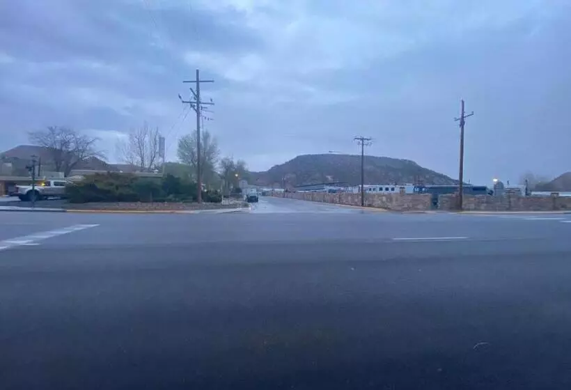 Motelli Two Rivers Inn