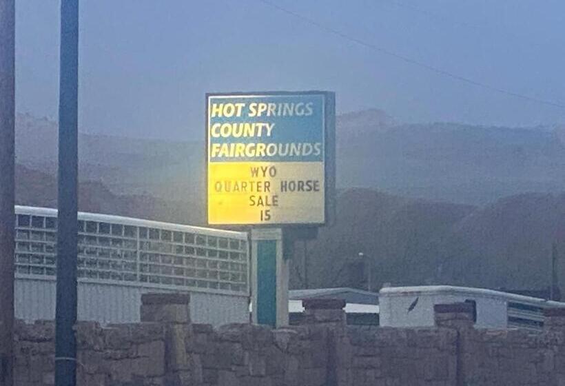 Мотель Two Rivers Inn