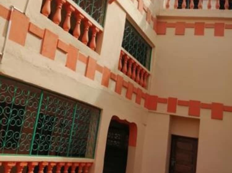 پانسیون Diani Travelers Guest House