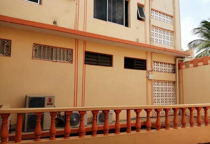 پانسیون Diani Travelers Guest House