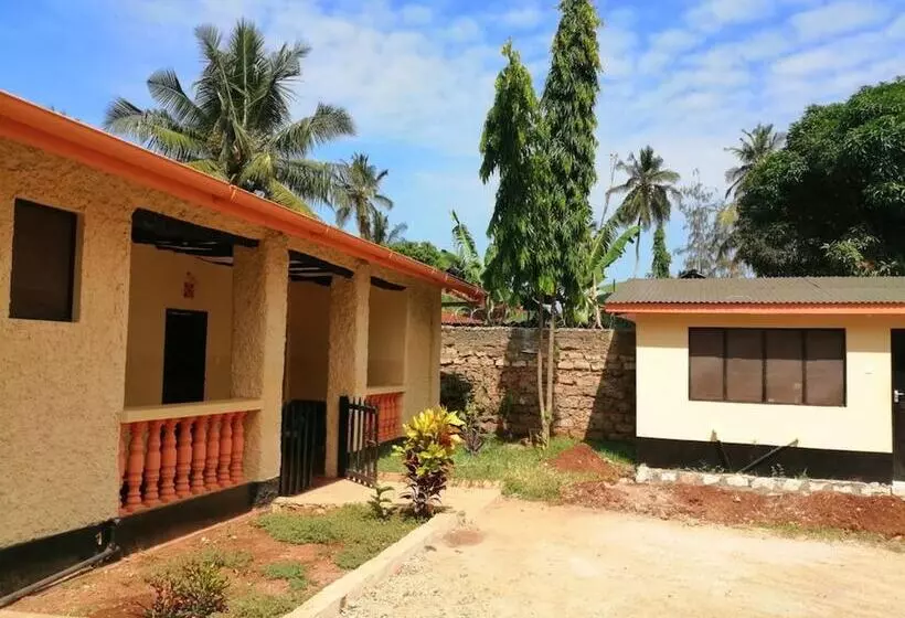 پانسیون Diani Travelers Guest House