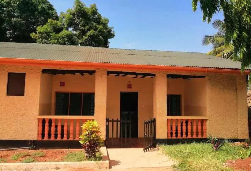 پانسیون Diani Travelers Guest House