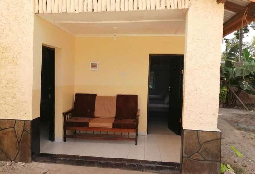 پانسیون Diani Travelers Guest House