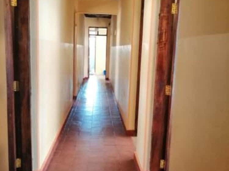 پانسیون Diani Travelers Guest House