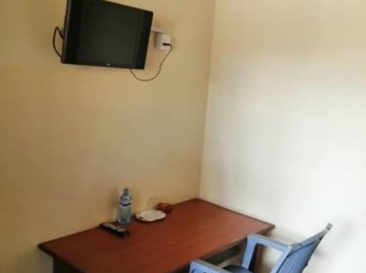 پانسیون Diani Travelers Guest House