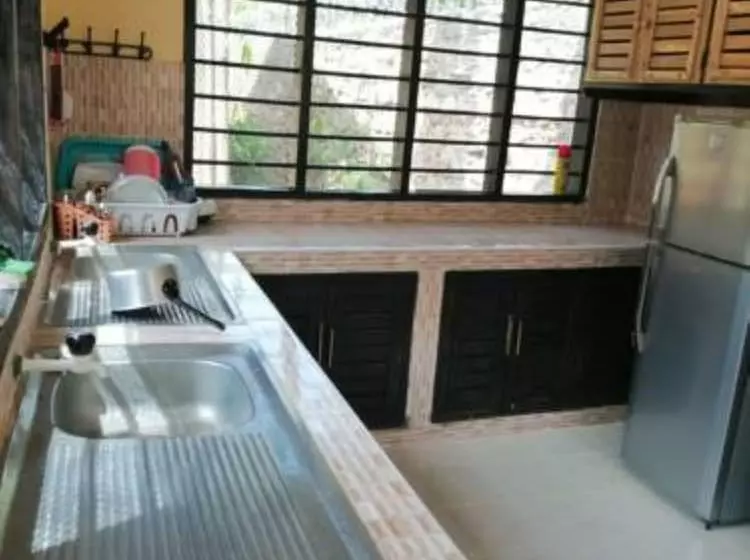 پانسیون Diani Travelers Guest House