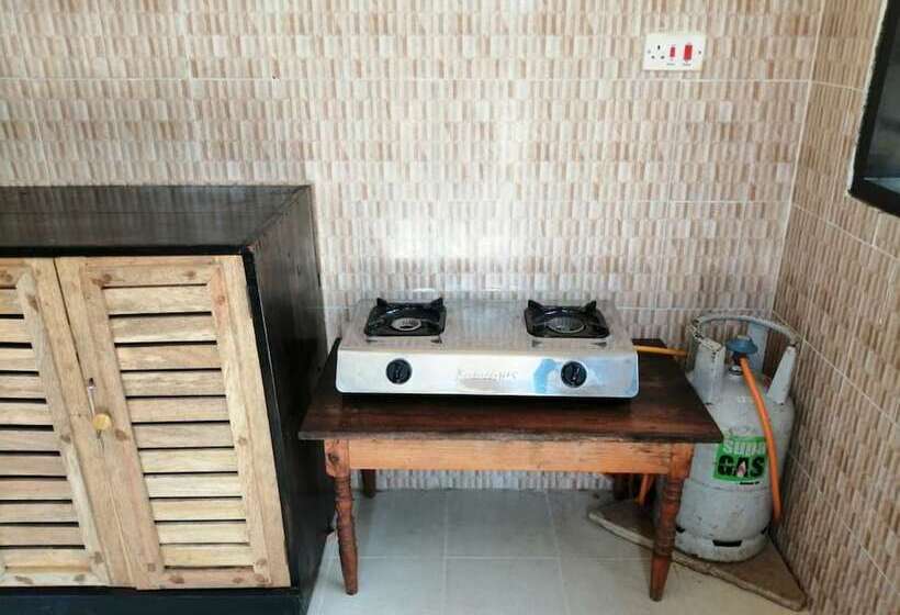 پانسیون Diani Travelers Guest House