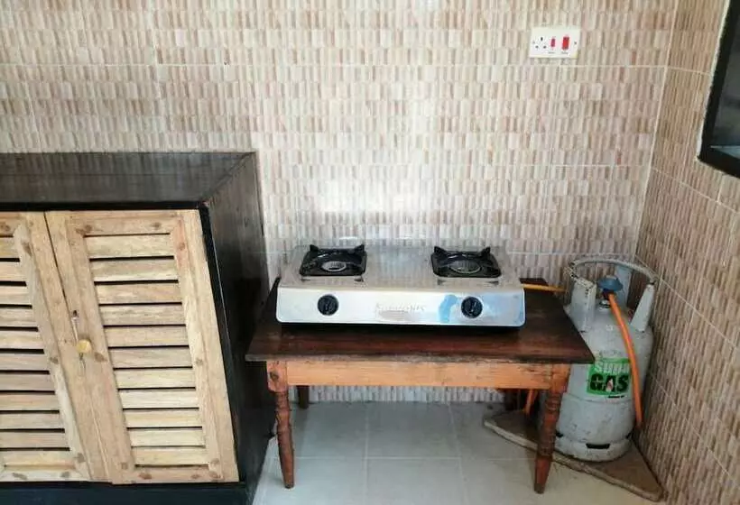 پانسیون Diani Travelers Guest House