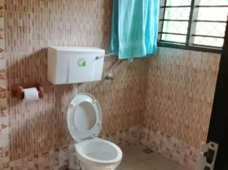 پانسیون Diani Travelers Guest House