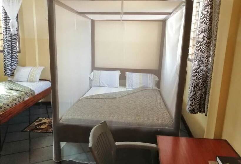 پانسیون Diani Travelers Guest House