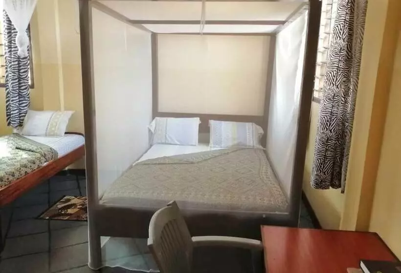 پانسیون Diani Travelers Guest House