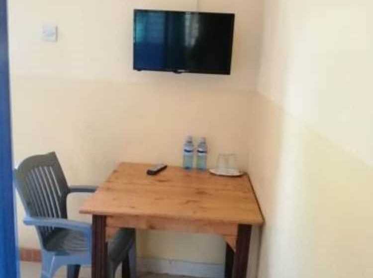 پانسیون Diani Travelers Guest House