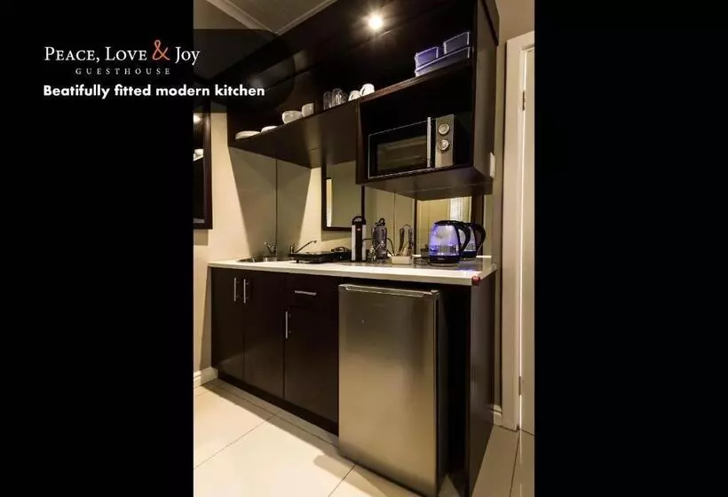 پانسیون Peace Love And Joy Self Catering Units