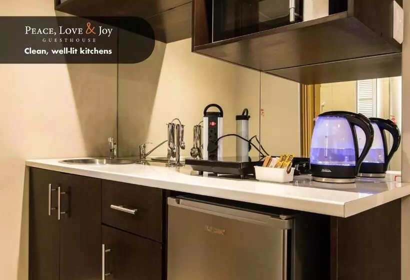 پانسیون Peace Love And Joy Self Catering Units