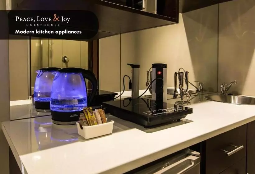 پانسیون Peace Love And Joy Self Catering Units