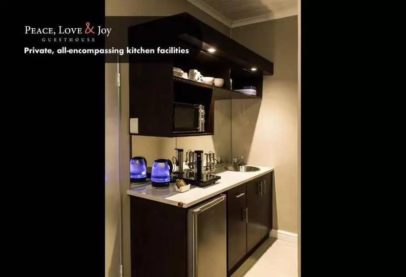 پانسیون Peace Love And Joy Self Catering Units