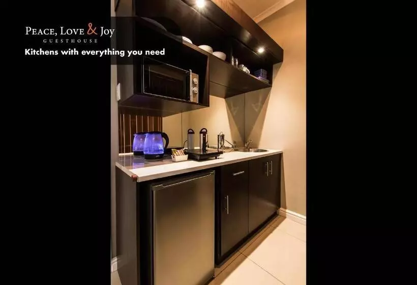 پانسیون Peace Love And Joy Self Catering Units