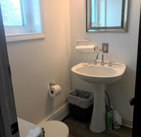 Billie's Backpackers Hostel