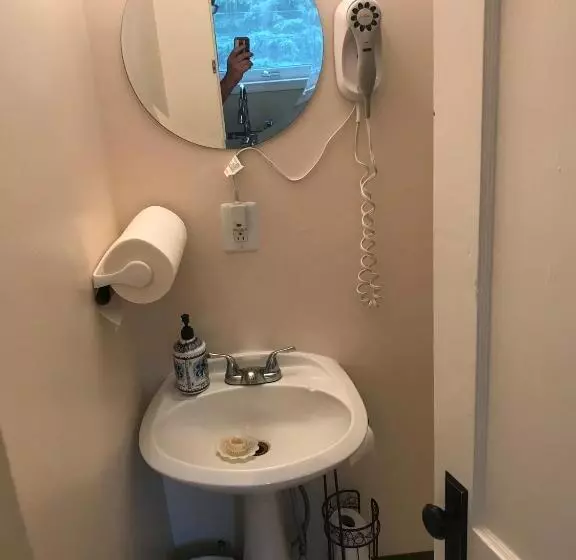 Billie's Backpackers Hostel