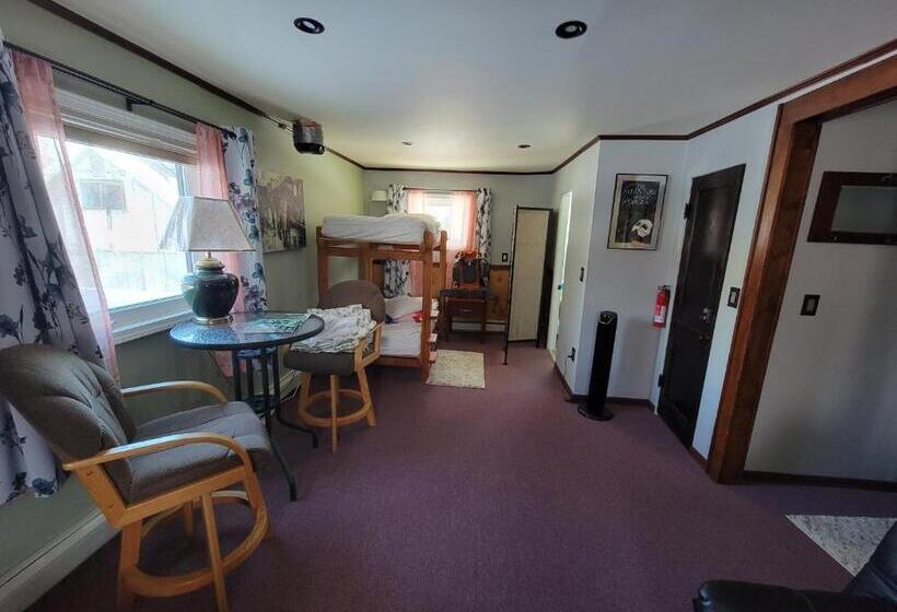 Billie's Backpackers Hostel