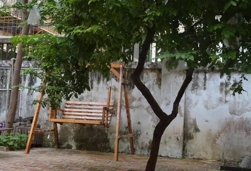 No. 6 Cuobian Hostel