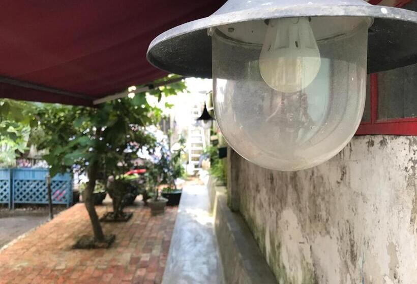 No. 6 Cuobian Hostel