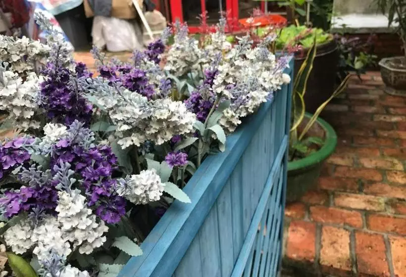 No. 6 Cuobian Hostel