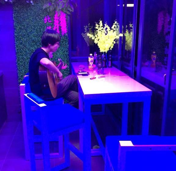 Pensão Music Bar International Youth Apartment Beihai