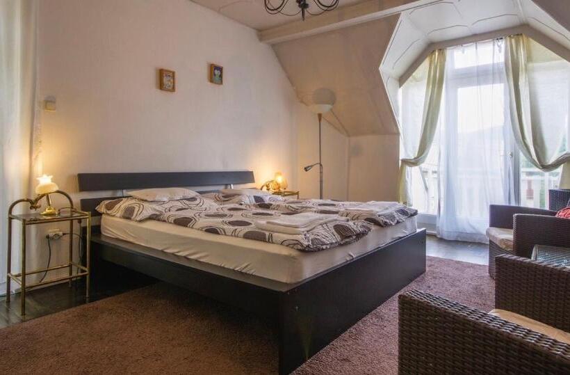 Пансион Eva Rooms