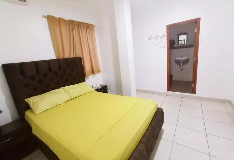 ペンション Hostal El Naufrago 1